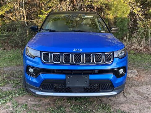 Used 2024 Jeep Compass Limited image 2