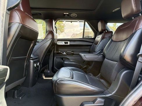 Certified 2023 Ford Explorer Platinum w/ Class IV Trailer Tow Package AWD/4WD image 16
