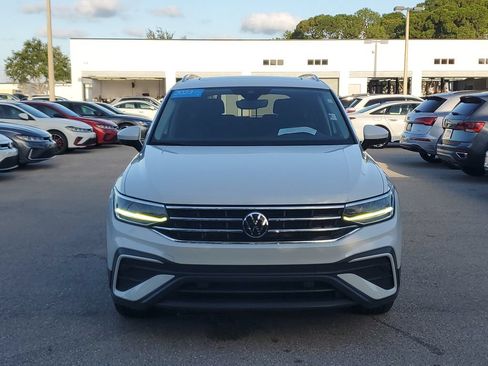 Certified 2023 Volkswagen Tiguan SE w/ Panoramic Sunroof Package FWD image 10