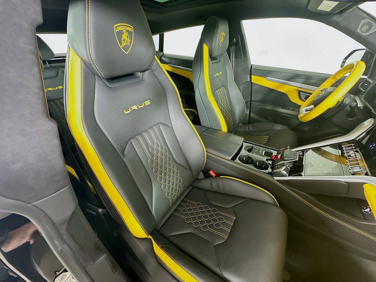 Used 2024 Lamborghini Urus S AWD/4WD image 48