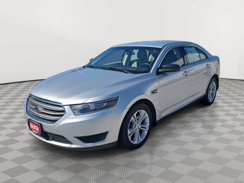Used 2018 Ford Taurus SE FWD image 3