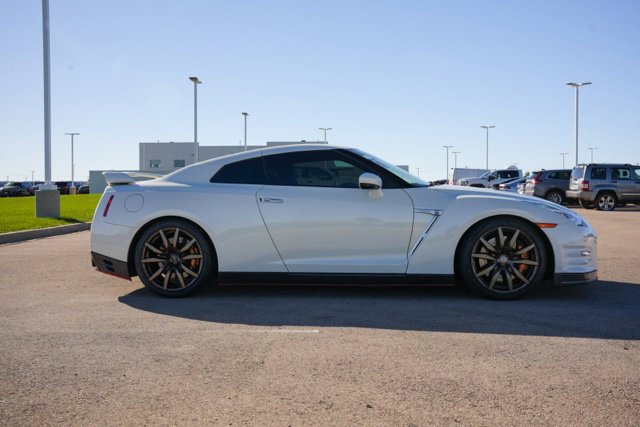 Used 2015 Nissan GT-R Premium AWD/4WD image 8