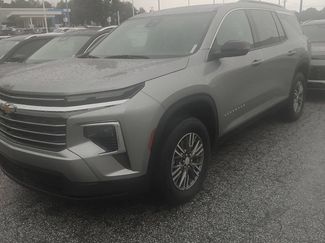Used 2025 Chevrolet Traverse LT FWD video 1