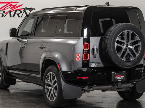 Used 2023 Land Rover Defender 110 X-Dynamic SE image 3