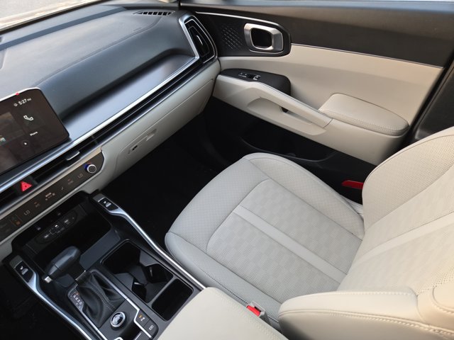 Used 2025 Kia Sorento S w/ Panoramic Sunroof Package FWD image 13