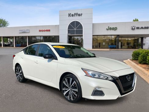 Used 2020 Nissan Altima 2.5 SR w/ Premium Package AWD/4WD image 3