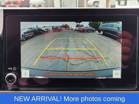 Used 2025 Toyota Camry SE FWD image 11