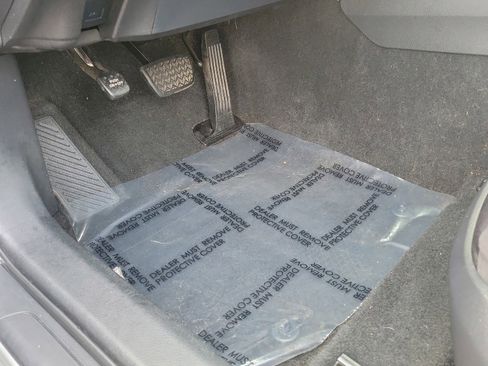 Used 2018 Toyota Camry LE image 16