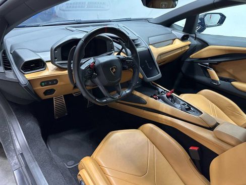Used 2024 Lamborghini Revuelto AWD/4WD image 23