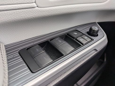 New 2026 Toyota Sienna XLE FWD image 26