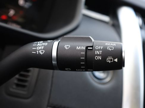 Used 2024 Land Rover Discovery S AWD/4WD image 43