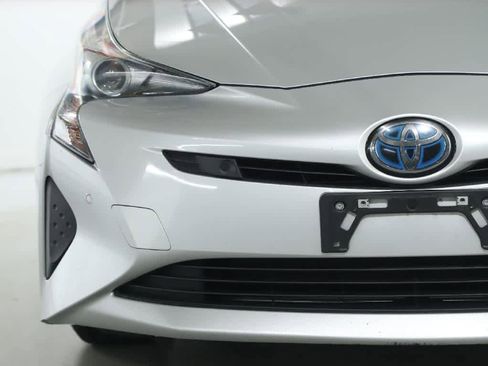 Certified 2018 Toyota Prius Two image 6