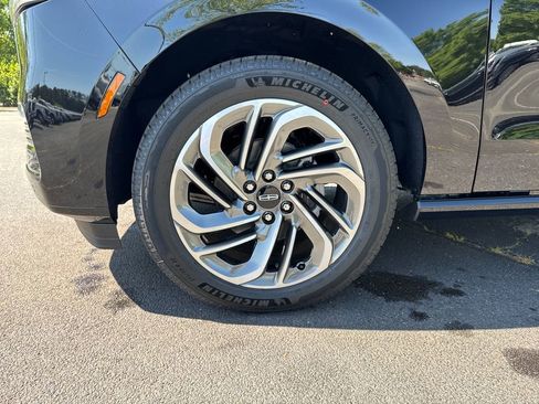 New 2026 Lincoln Navigator Reserve AWD/4WD image 25