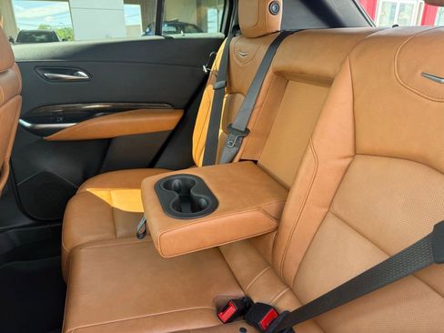 Used 2021 Cadillac XT4 Premium Luxury FWD image 14