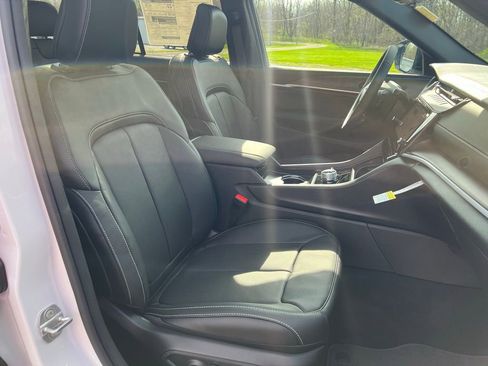 New 2026 Jeep Grand Cherokee Limited Reserve AWD/4WD image 12