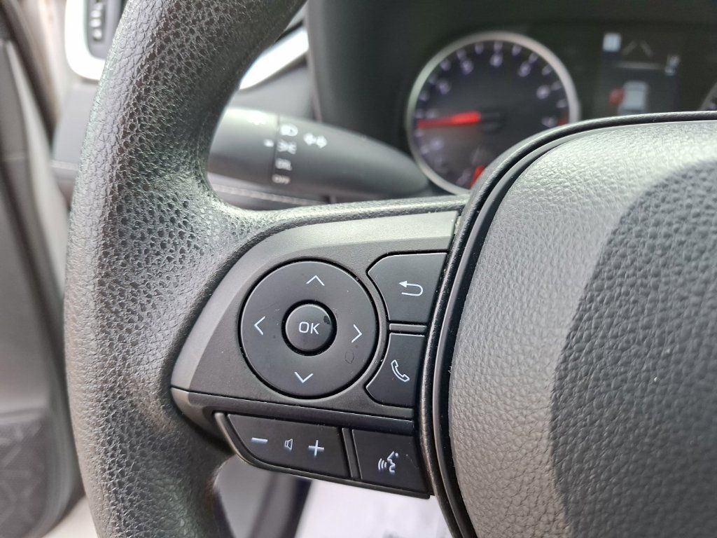 Used 2022 Toyota RAV4 LE FWD image 18