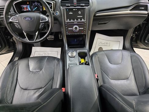 Used 2018 Ford Fusion Titanium FWD image 28