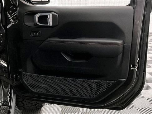 Used 2021 Jeep Wrangler Unlimited Rubicon w/ LED Lighting Group AWD/4WD image 20