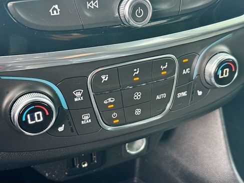 Used 2023 Chevrolet Traverse LT AWD/4WD image 20