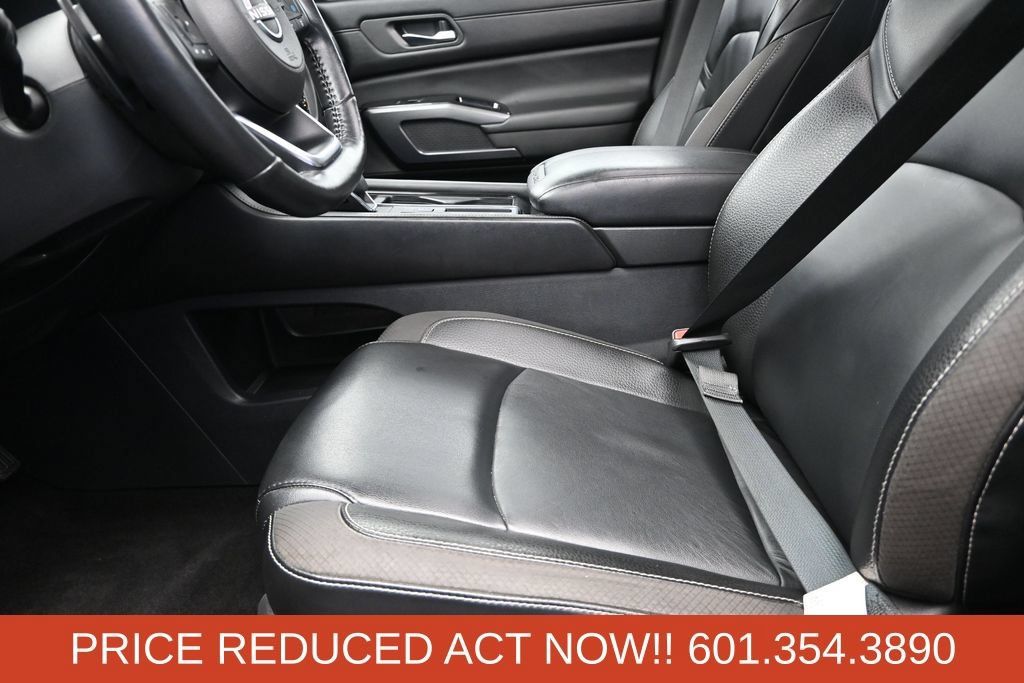 Used 2023 Nissan Pathfinder SL w/ SL Premium Package FWD image 13