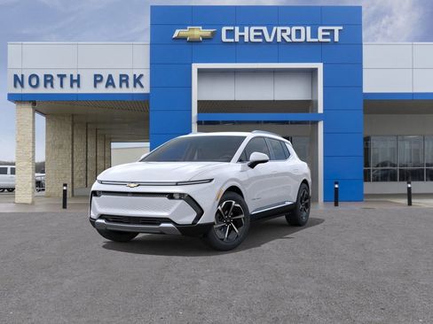 New 2025 Chevrolet Equinox EV LT image 8
