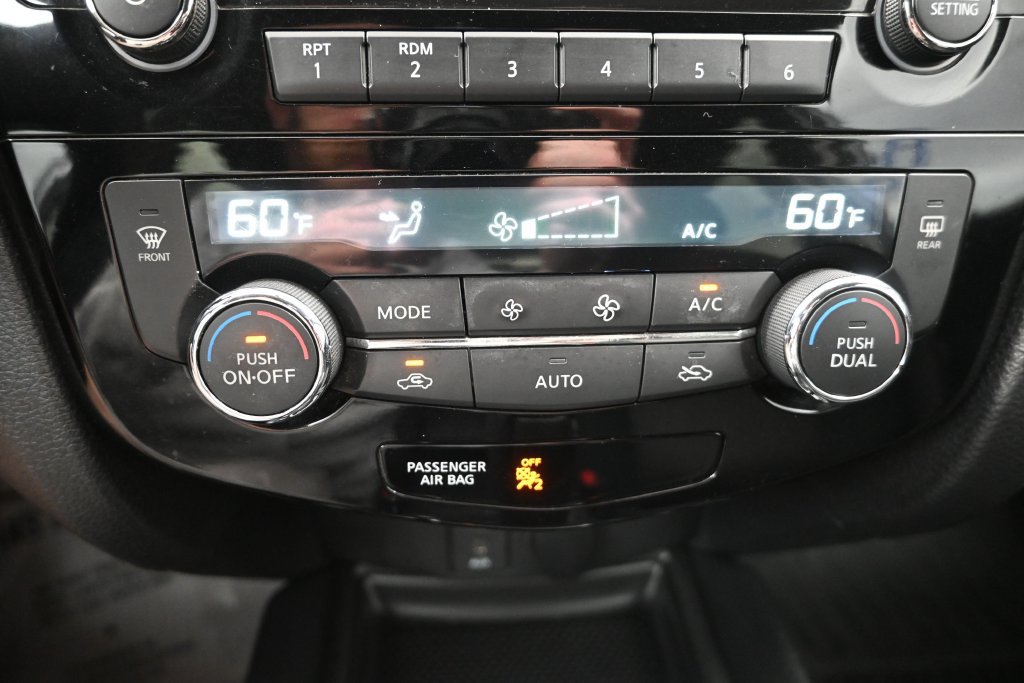 Used 2017 Nissan Rogue SV w/ Midnight Edition AWD/4WD image 19