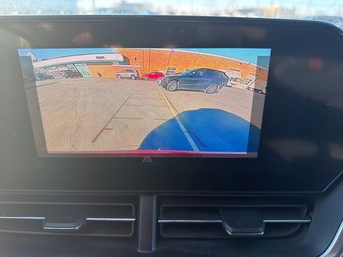 Certified 2025 Chevrolet Trax RS w/ Sunroof Package image 12