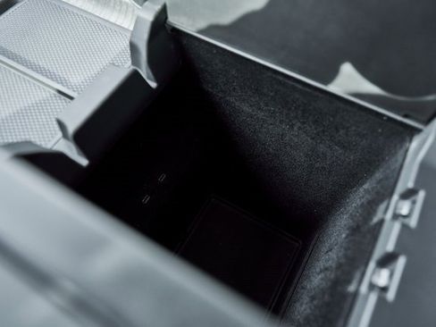 Used 2025 Rivian R1S Adventure image 72