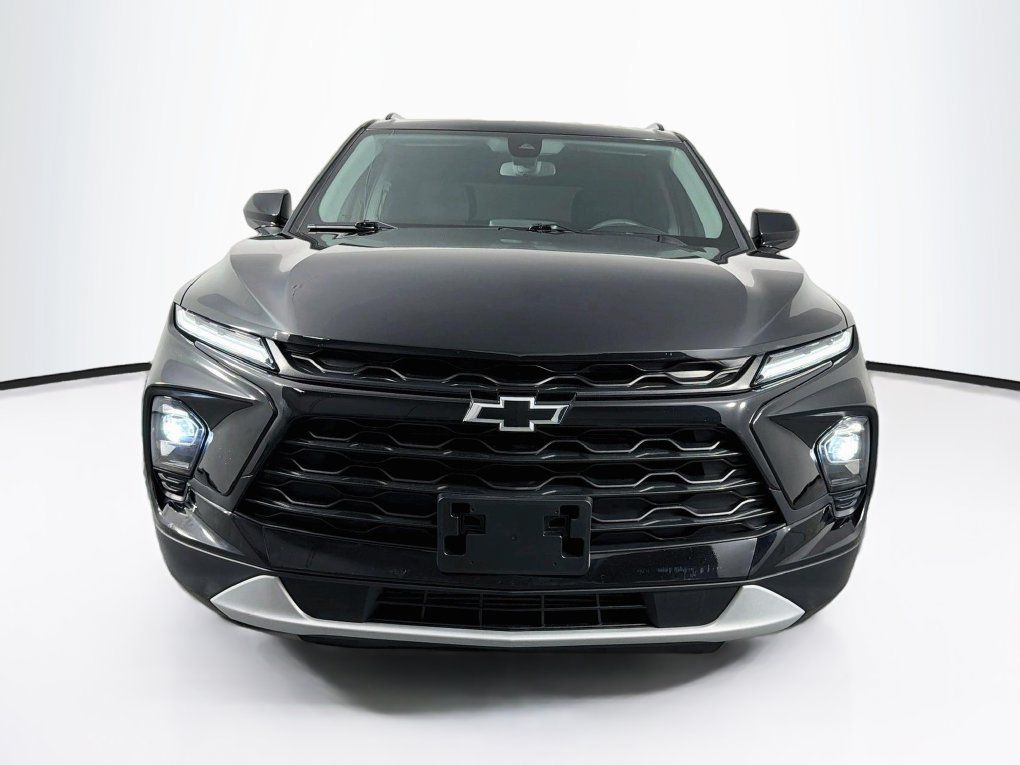 Used 2023 Chevrolet Blazer LT w/ Midnight/Sport Edition AWD/4WD image 2