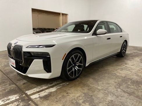Used 2026 BMW 740i RWD image 1