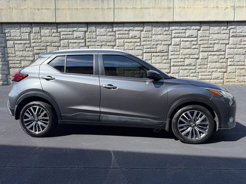 Used 2023 Nissan Kicks SV FWD image 6