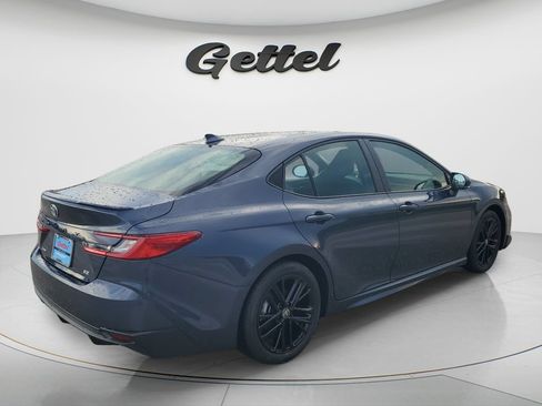 Used 2026 Toyota Camry SE FWD image 5