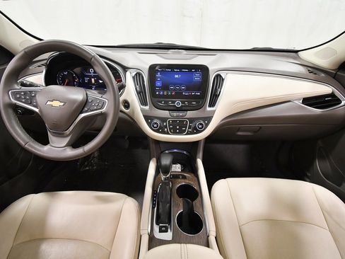 Used 2024 Chevrolet Malibu LT image 3