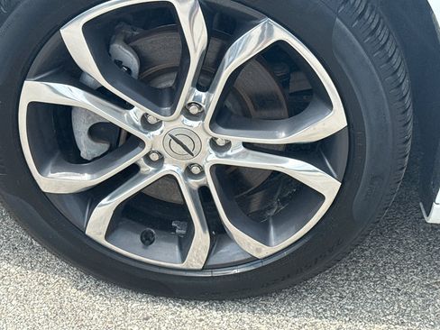 Used 2025 Chrysler Pacifica Pinnacle w/ Trailer Tow Group AWD/4WD image 9
