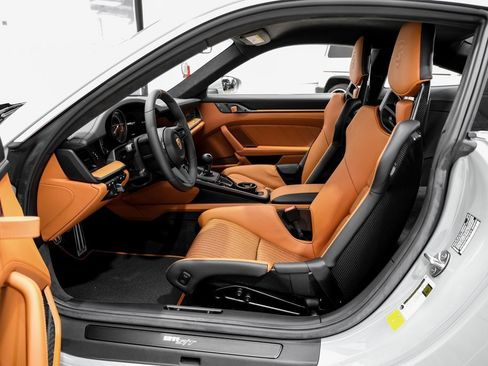 Used 2024 Porsche 911 S/T image 6
