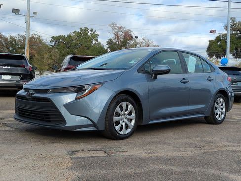 Used 2024 Toyota Corolla LE image 2