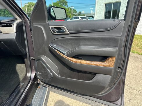 Used 2015 GMC Yukon XL Denali w/ Touring Package AWD/4WD image 23