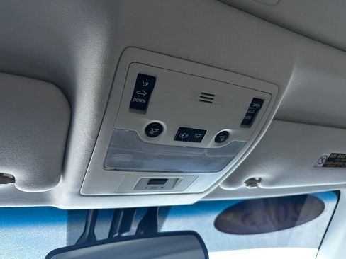 Used 2015 Lexus ES 300h image 65