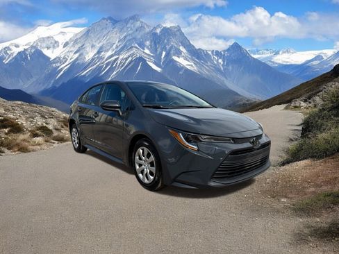 Used 2025 Toyota Corolla LE image 7
