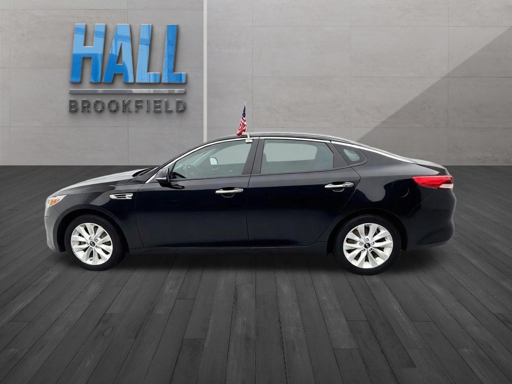Used 2017 Kia Optima LX FWD image 2