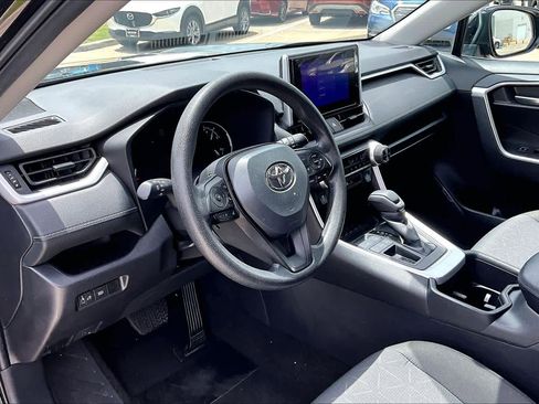 Used 2025 Toyota RAV4 XLE image 18