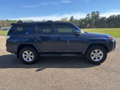 Used 2019 Toyota 4Runner SR5 image 7