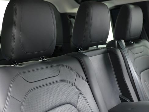 Used 2022 Land Rover Defender 110 SE image 68