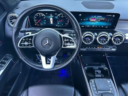 Used 2021 Mercedes-Benz GLB 250 4MATIC image 17