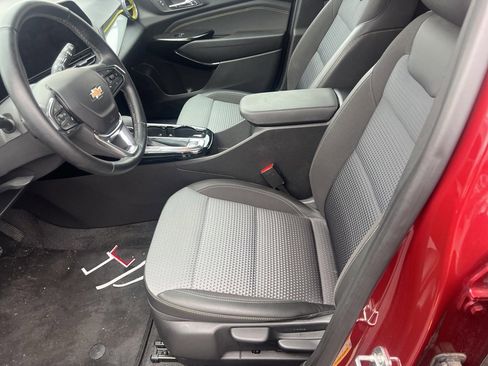Used 2024 Chevrolet Trax LT w/ Driver Confidence Package image 6