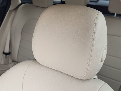 Used 2020 Mercedes-Benz GLC 300 image 25