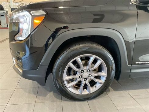 Used 2022 GMC Terrain SLT image 8