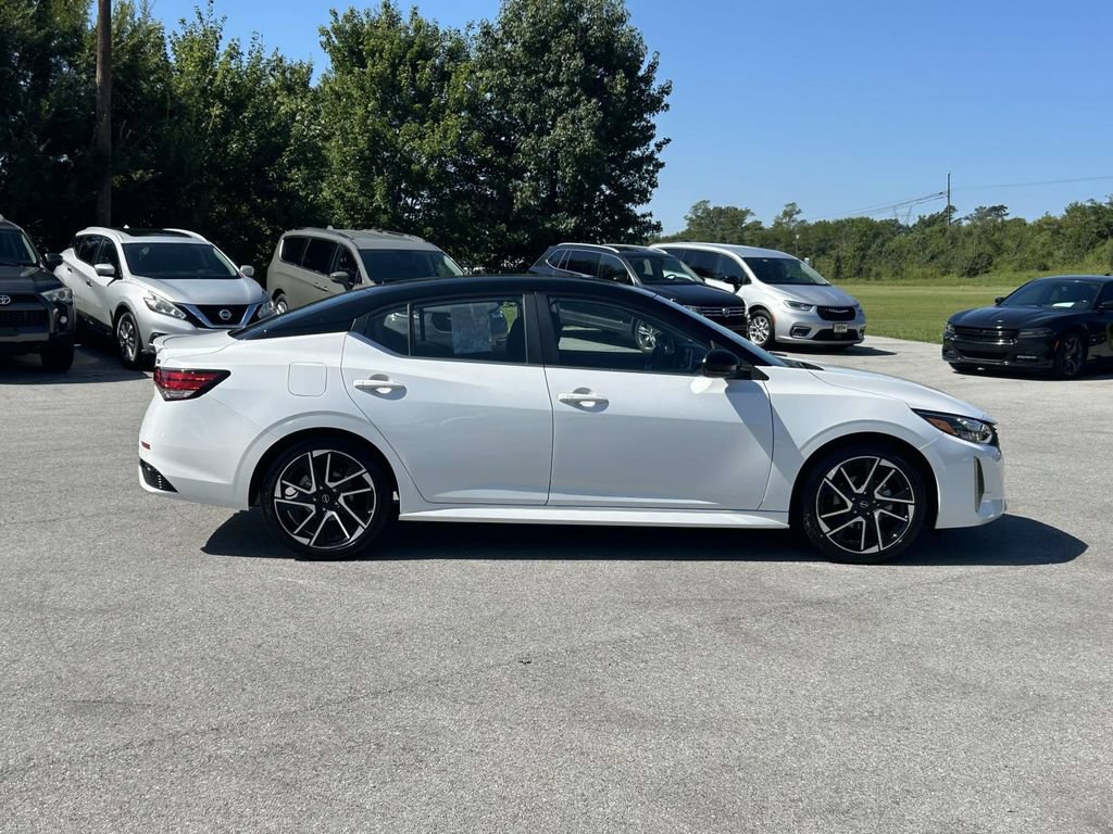 Used 2025 Nissan Sentra SR FWD image 8