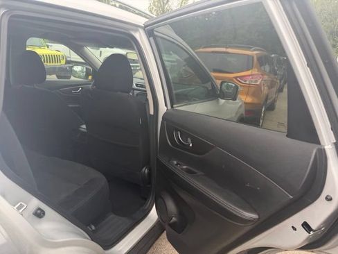 Used 2015 Nissan Rogue SV AWD/4WD image 9