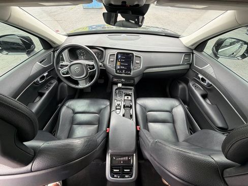 Used 2020 Volvo XC90 T6 Momentum w/ Protection Package Premier AWD/4WD image 17